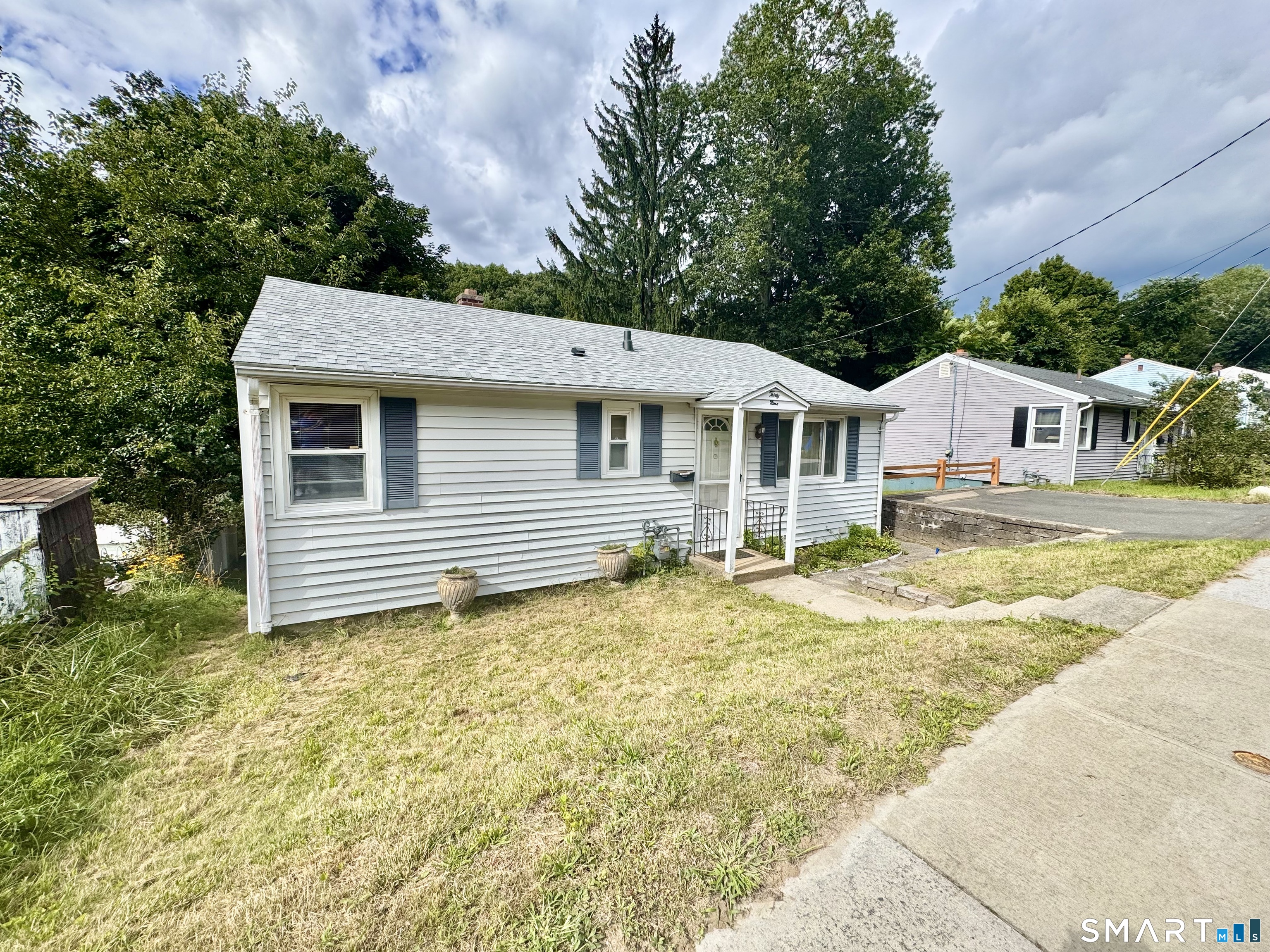 39 Brookview Avenue Waterbury CT 06706