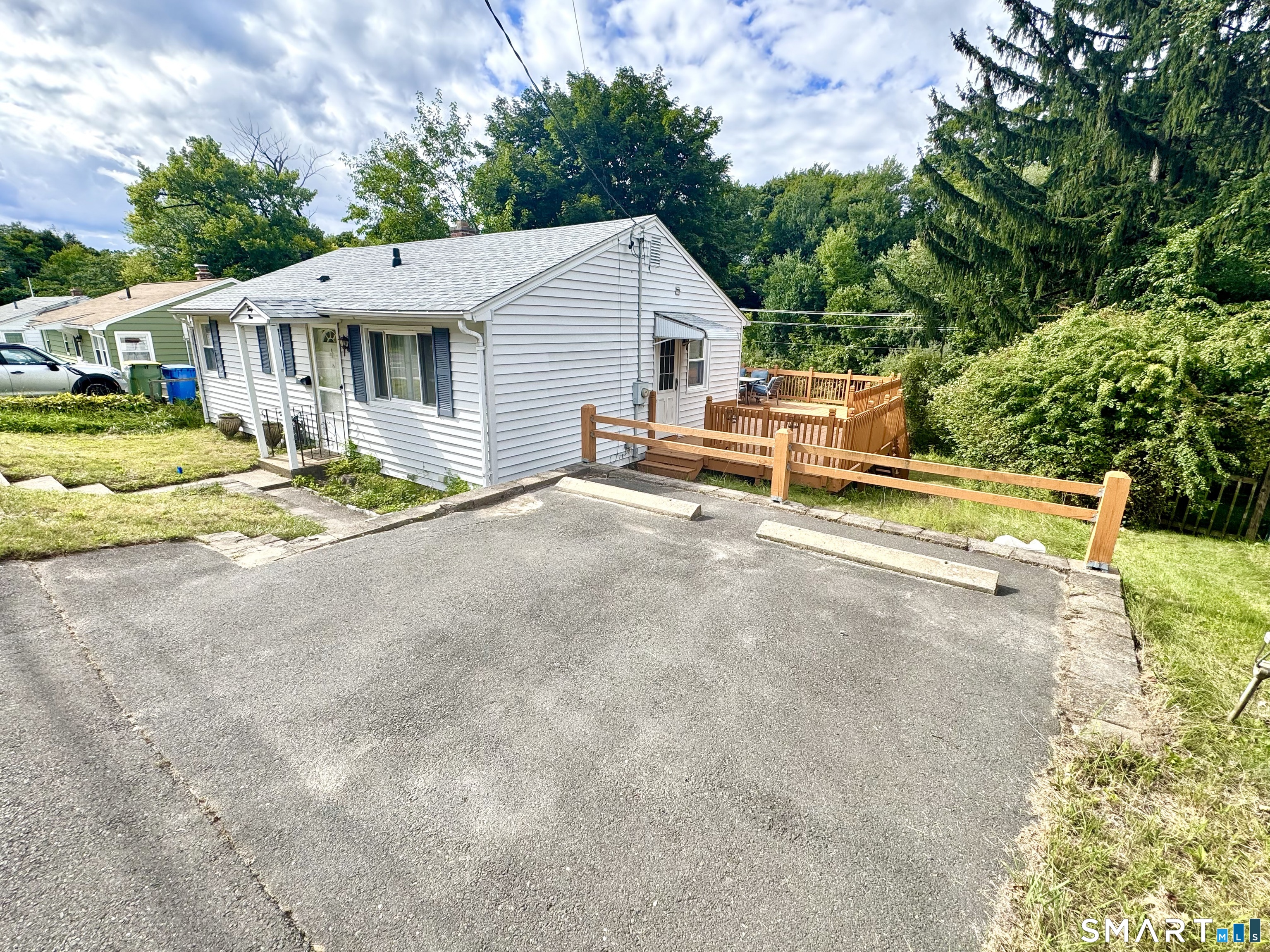 39 Brookview Avenue Waterbury CT 06706