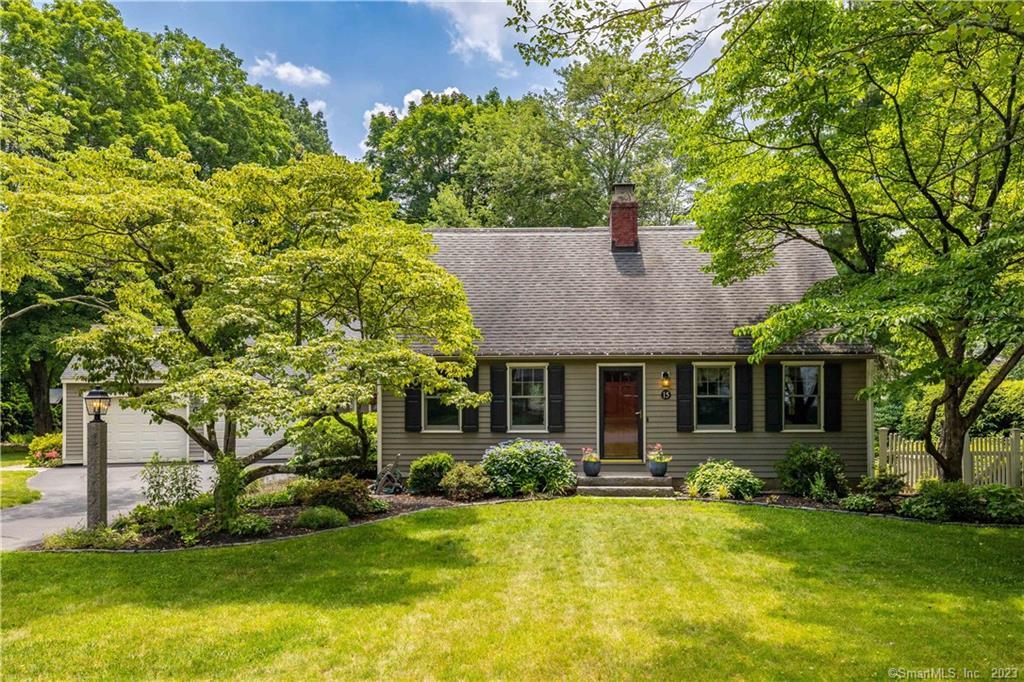 15 Oakwood Road Simsbury CT 06070
