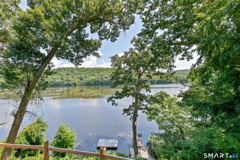 51 Bankside Trail Newtown CT 06482