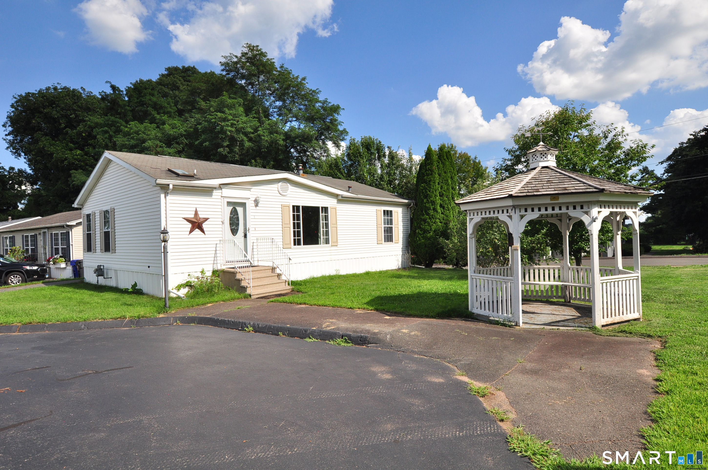 1 Laurel Circle East Windsor CT 06088