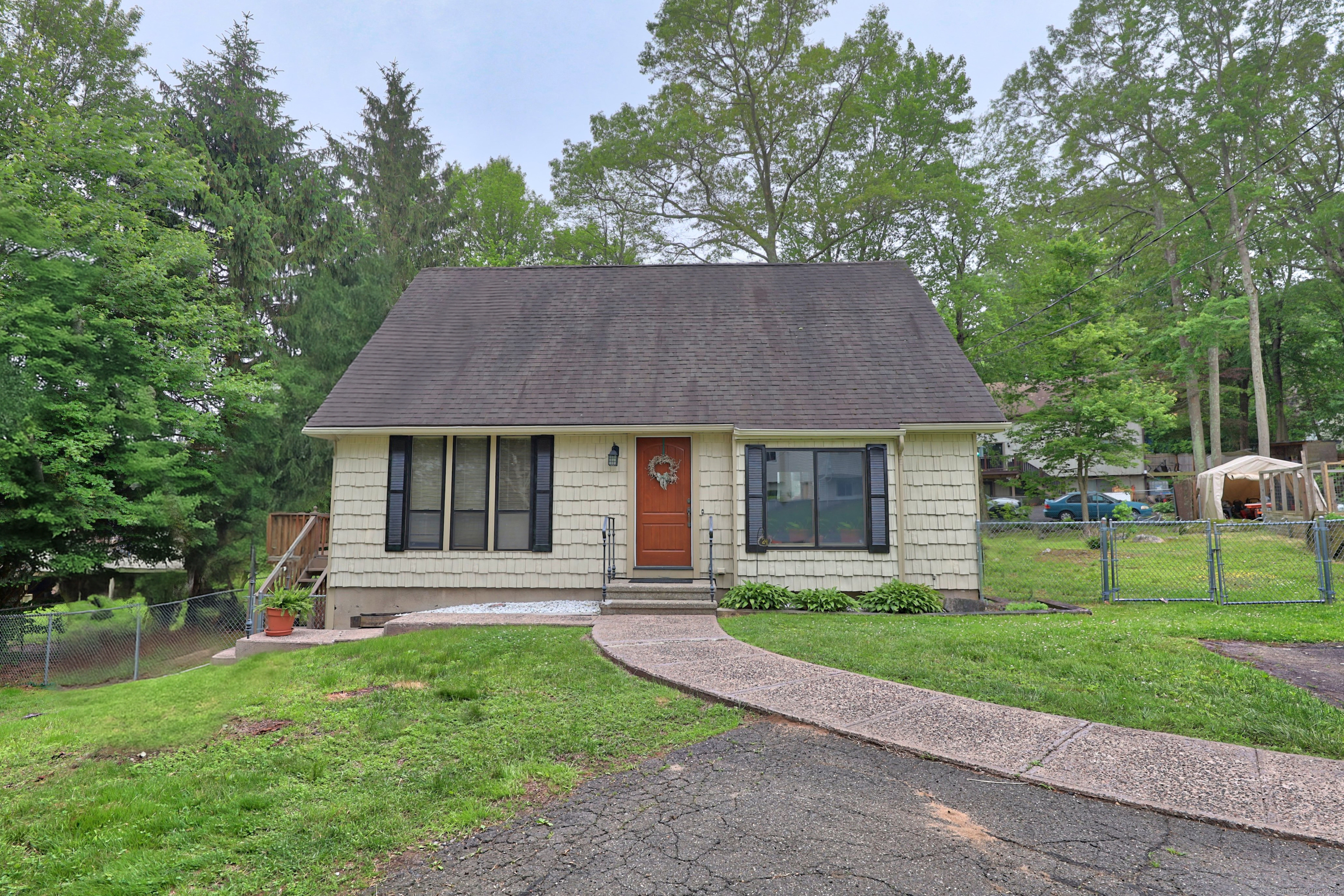 24 Cadbury Place Naugatuck CT 06770
