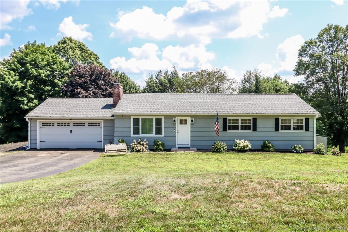 8 Roosevelt Drive Newtown CT 06470