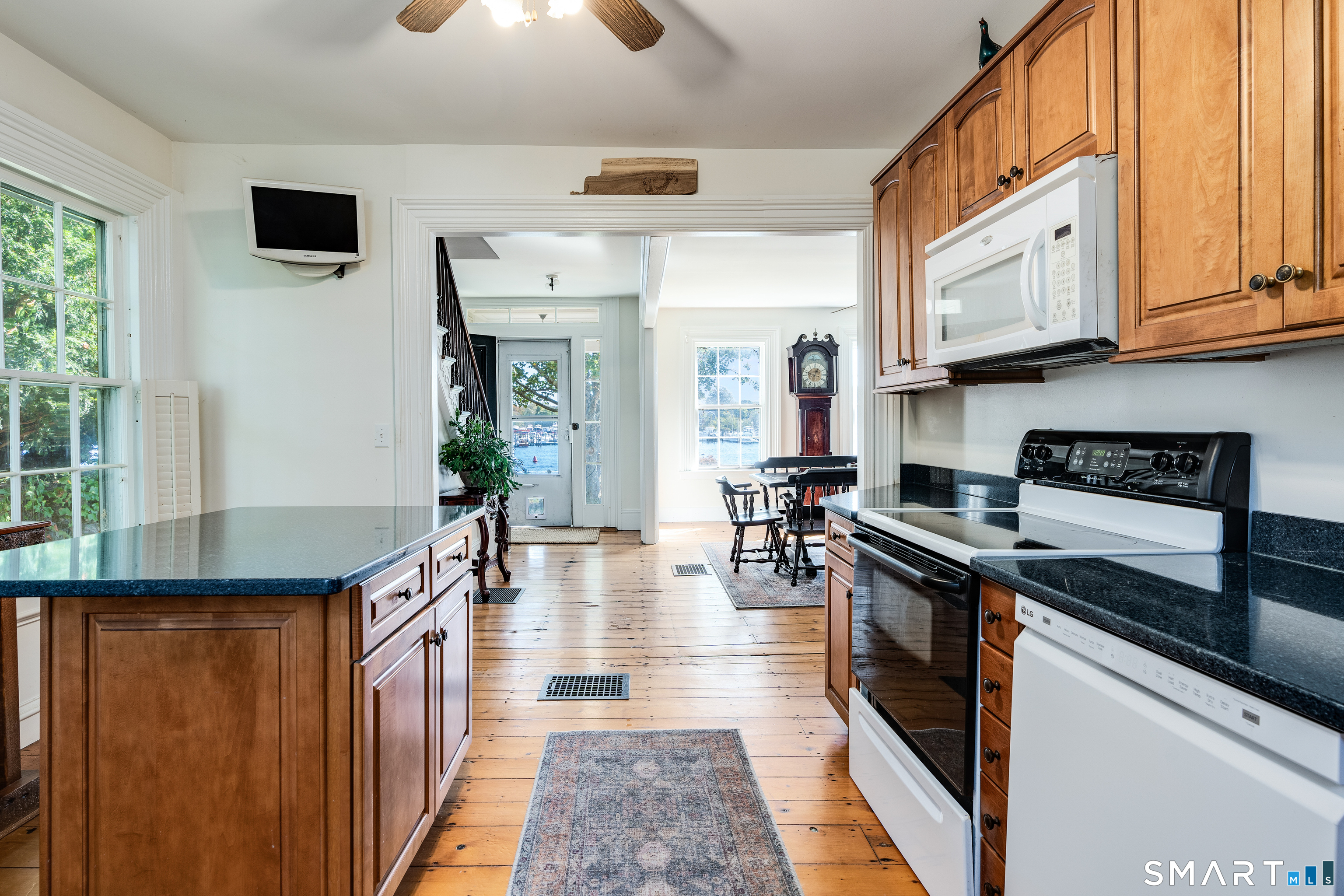 417 River Road Stonington CT 06379