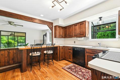 127 Huntingtown Road Newtown CT 06470