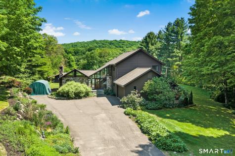 127 Huntingtown Road Newtown CT 06470