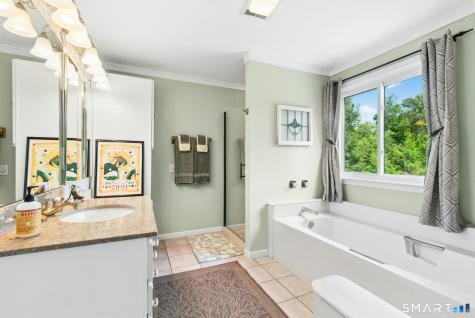 127 Huntingtown Road Newtown CT 06470