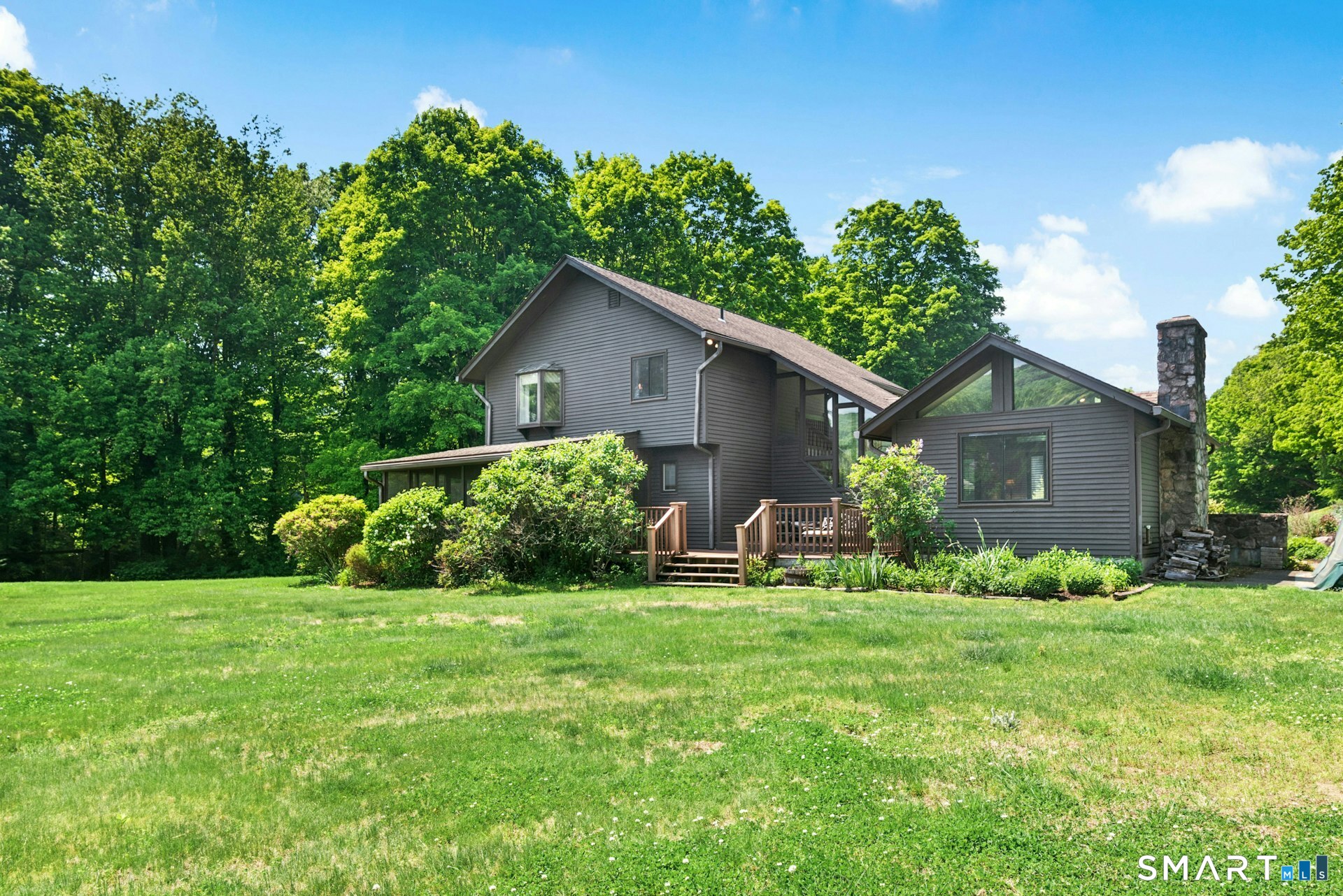 127 Huntingtown Road Newtown CT 06470