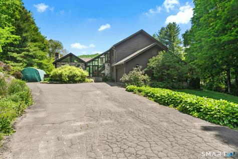 127 Huntingtown Road Newtown CT 06470