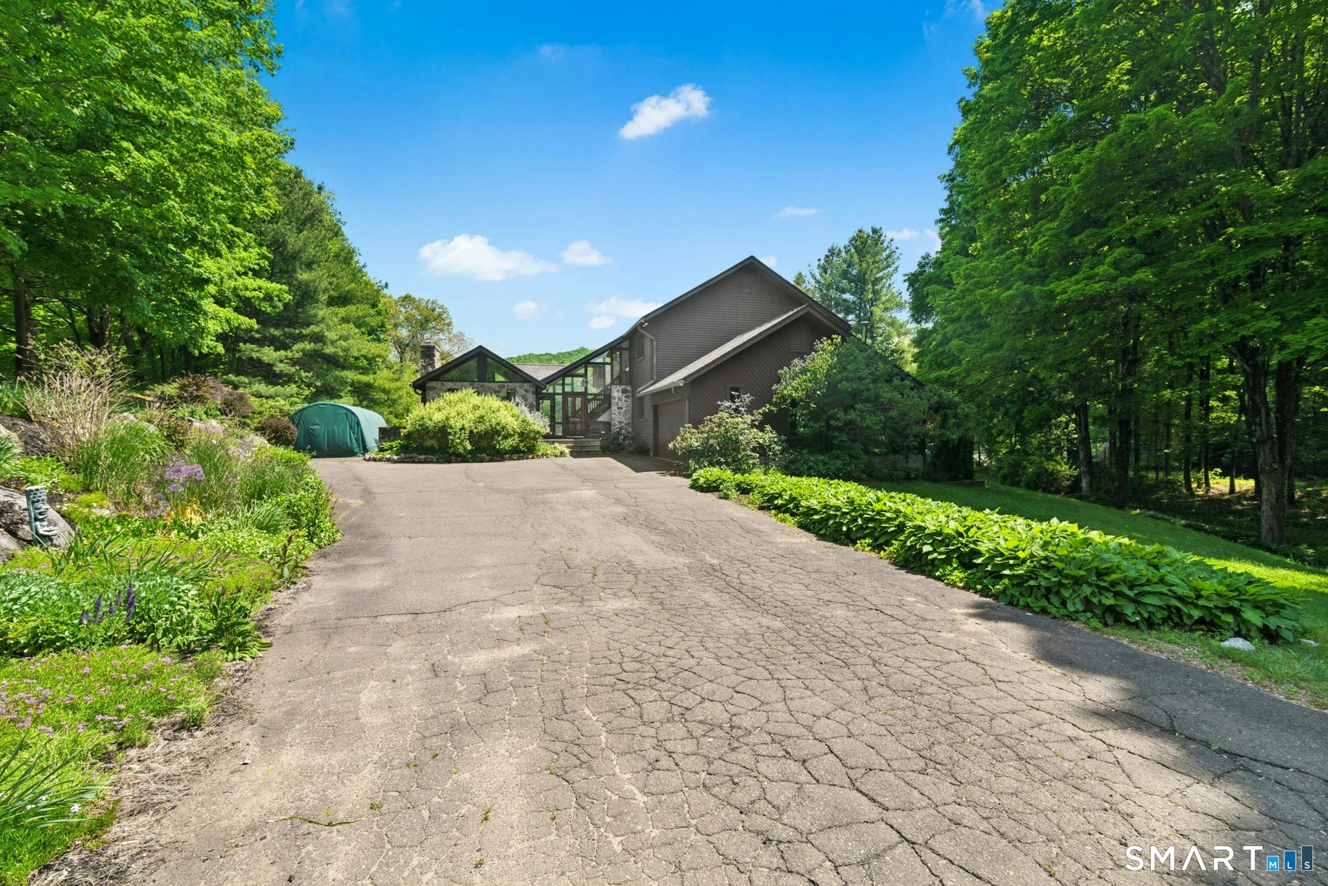 127 Huntingtown Road Newtown CT 06470
