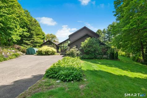 127 Huntingtown Road Newtown CT 06470