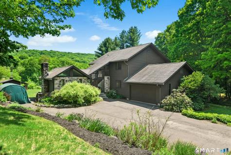 127 Huntingtown Road Newtown CT 06470