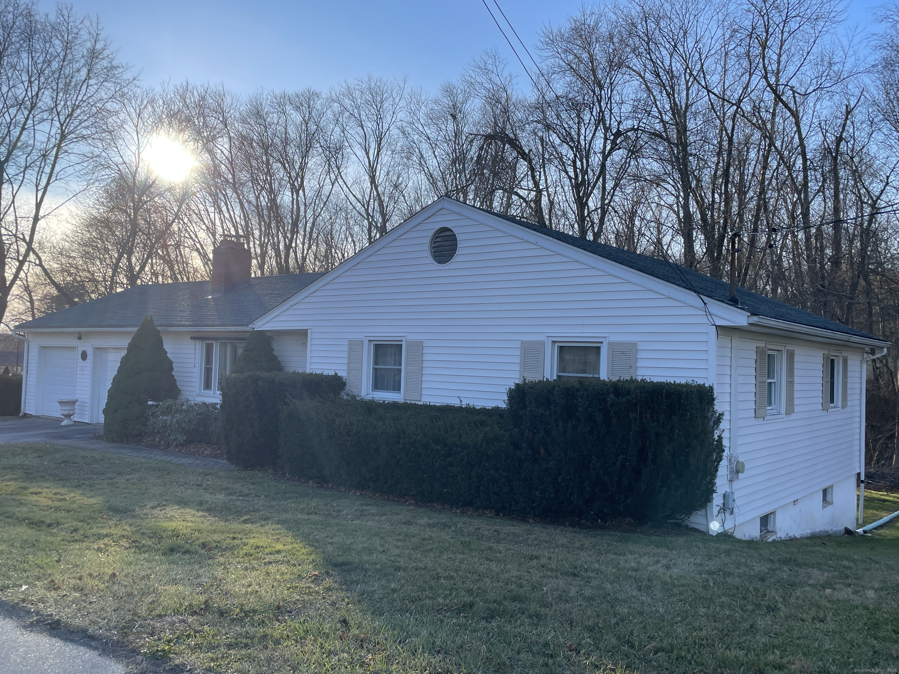 31 Skokorat Street Seymour CT 06483