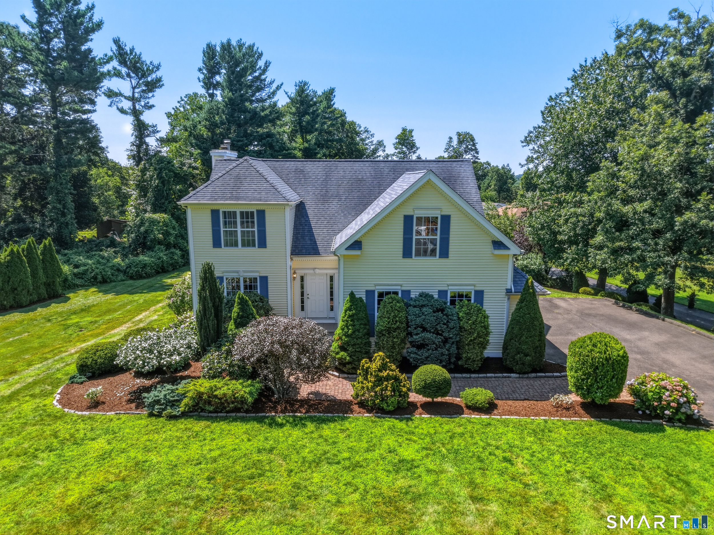 20 Ridgewood Court Hamden CT 06473
