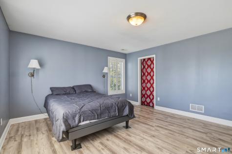 20 Ridgewood Court Hamden CT 06473