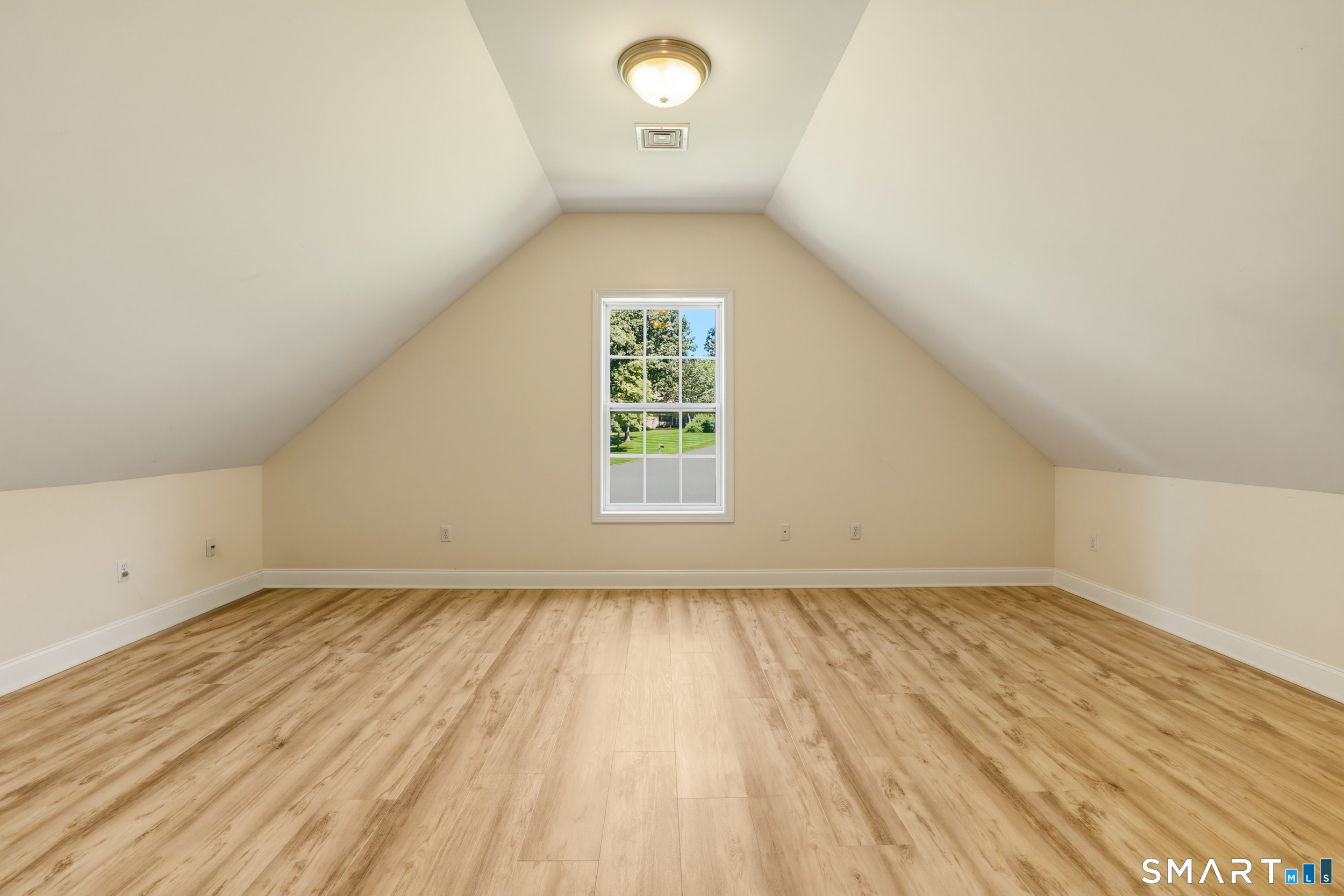 20 Ridgewood Court Hamden CT 06473