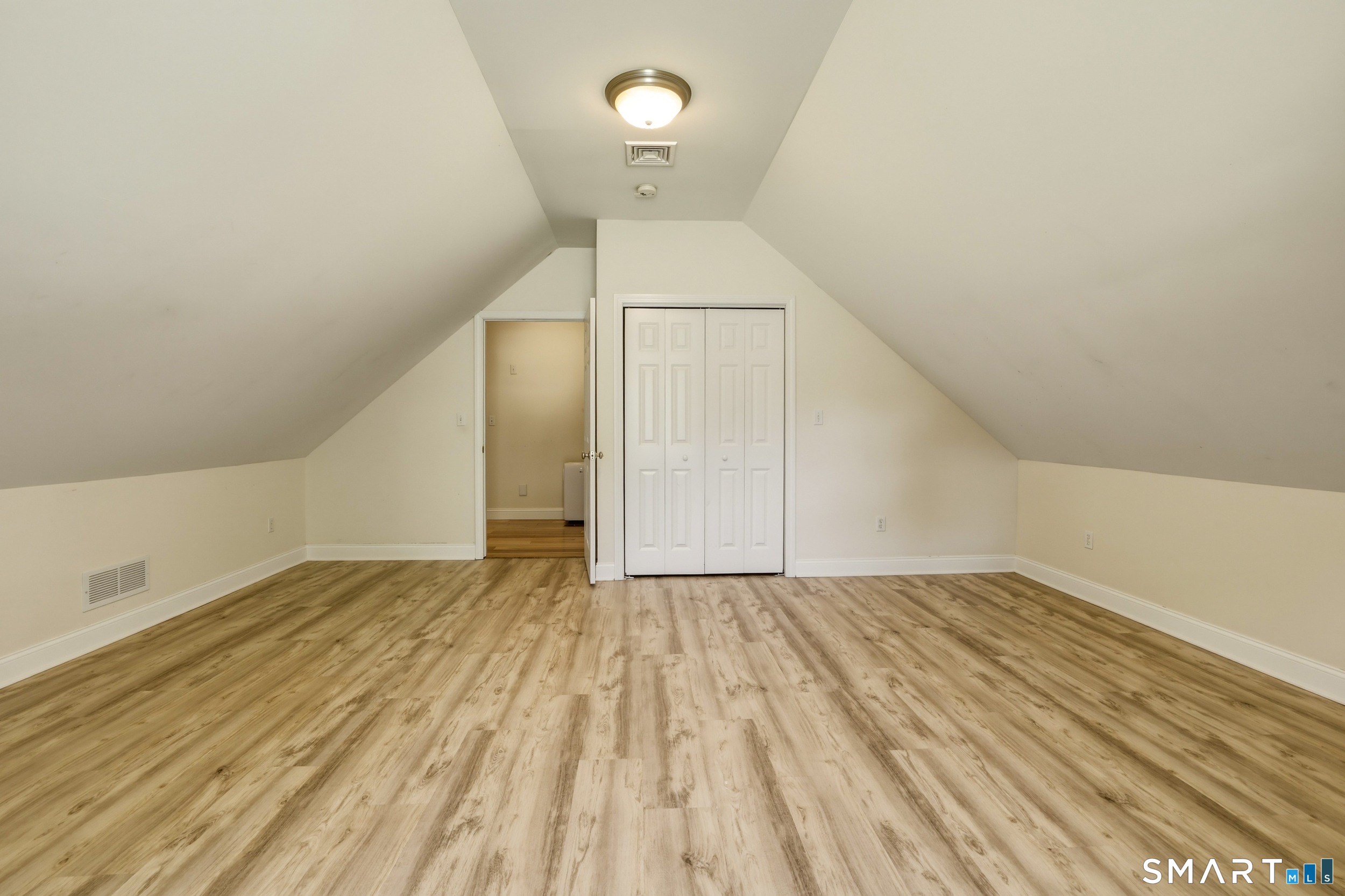 20 Ridgewood Court Hamden CT 06473