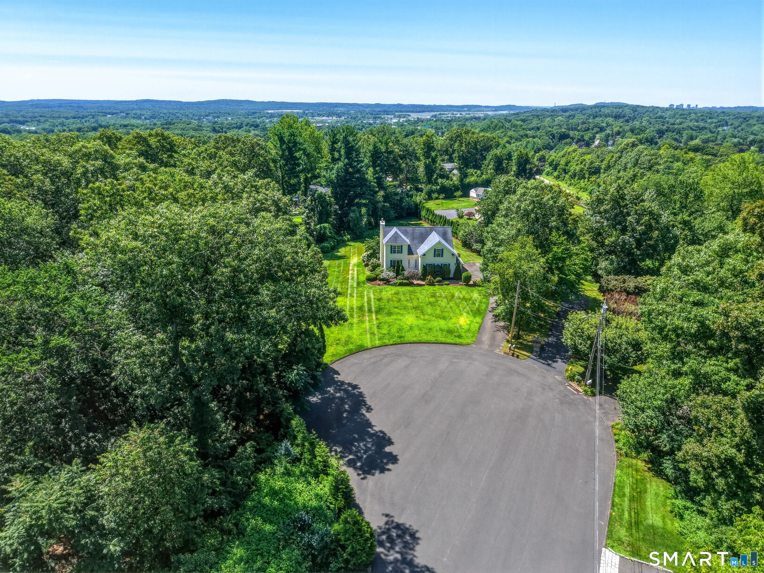 20 Ridgewood Court Hamden CT 06473