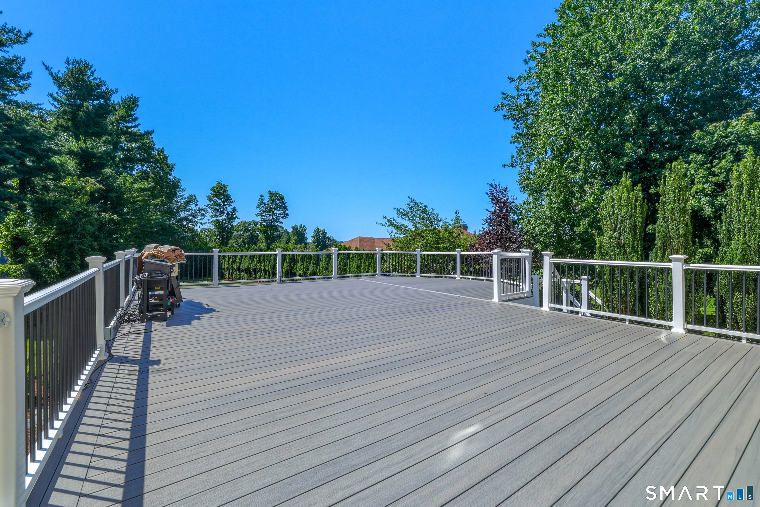 20 Ridgewood Court Hamden CT 06473