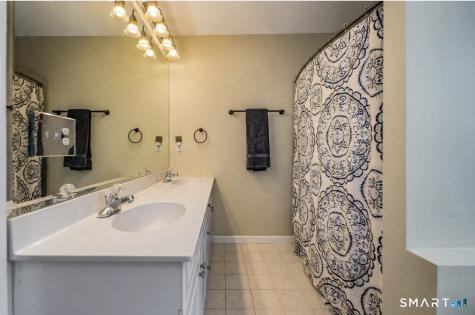 10 Stonewall Lane Clinton CT 06413