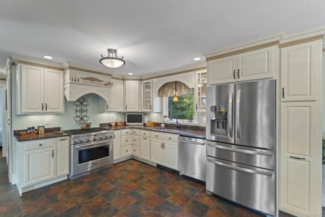 634 Cornwall Avenue Cheshire CT 06410