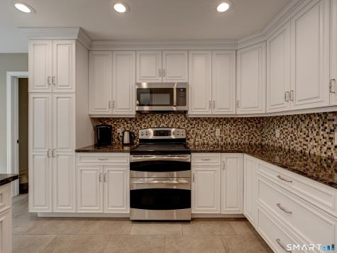 32 White Sail Drive Southington CT 06489