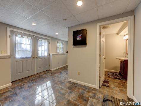 32 White Sail Drive Southington CT 06489