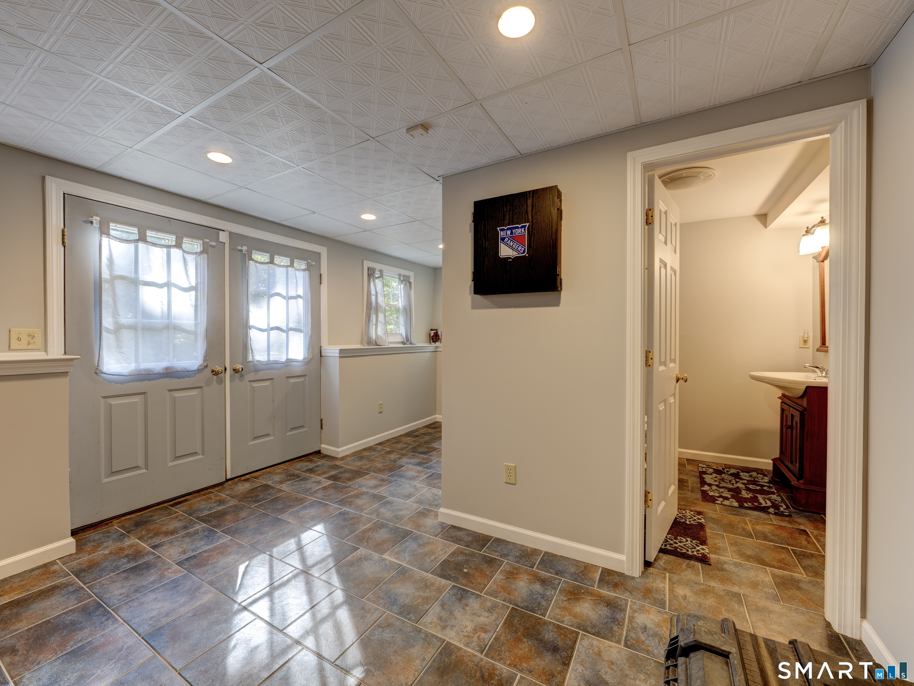 32 White Sail Drive Southington CT 06489