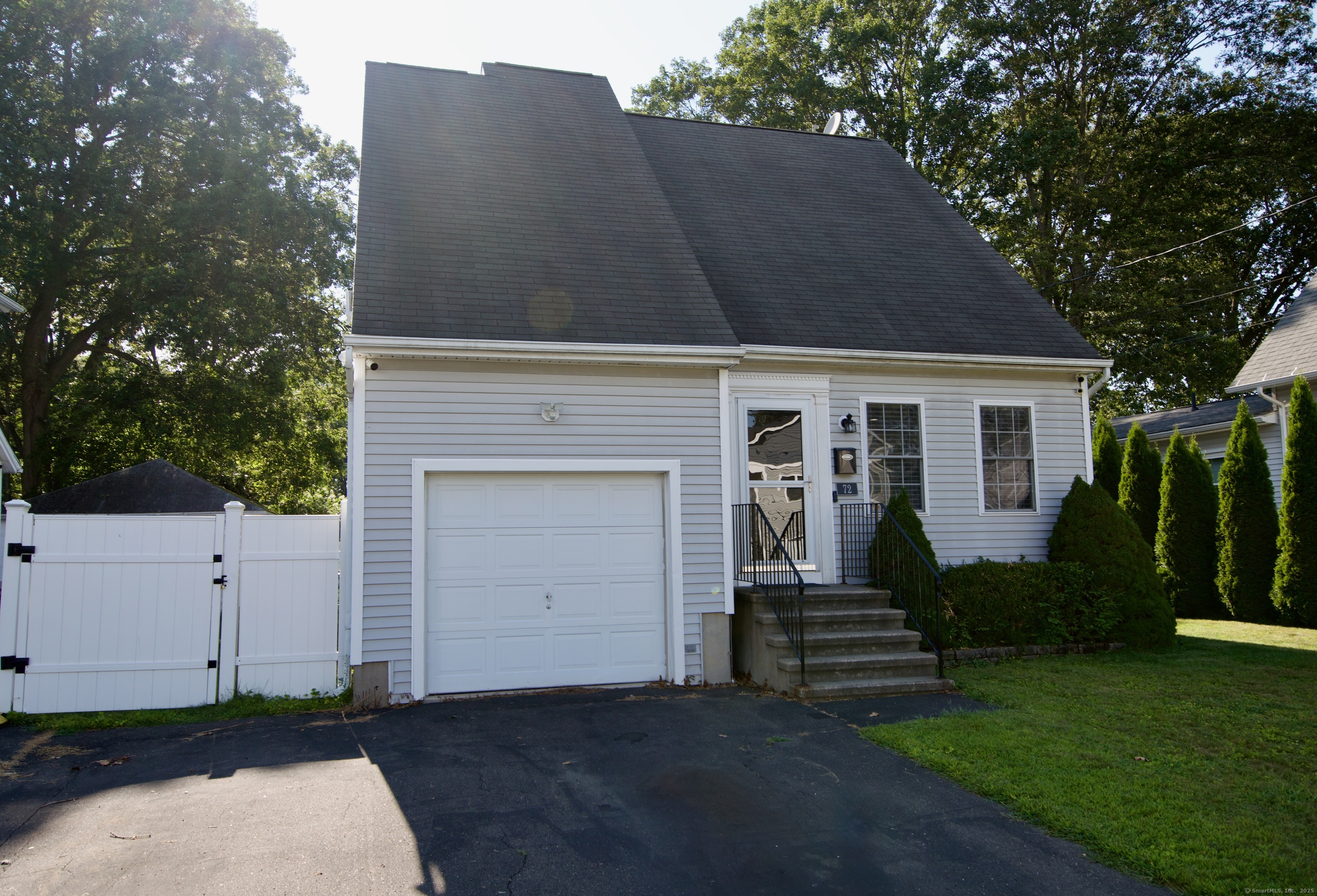 72 North Hoadley Street Naugatuck CT 06770