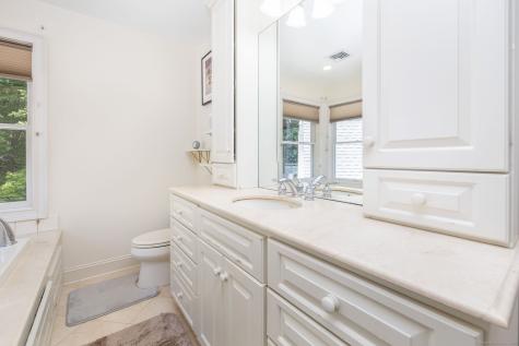 35 Hanson Road Canton CT 06019