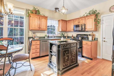 95 Orleton Court Cheshire CT 06410