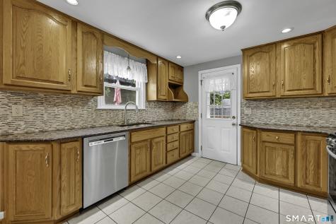 48 Peter Parley Row Berlin CT 06037
