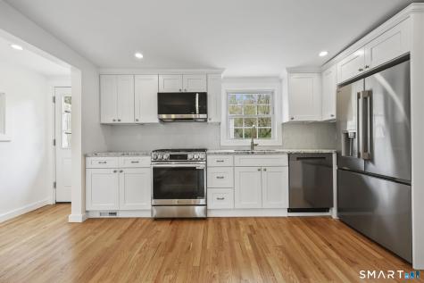 4 Kingsbury Road New Fairfield CT 06812