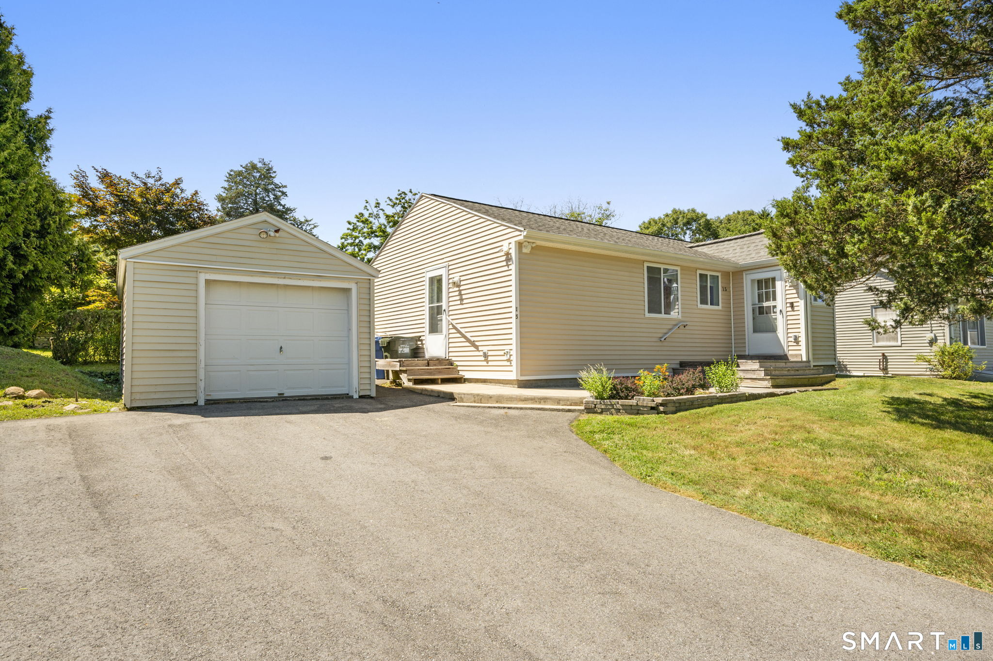 15 Curran Street Norwich CT 06360