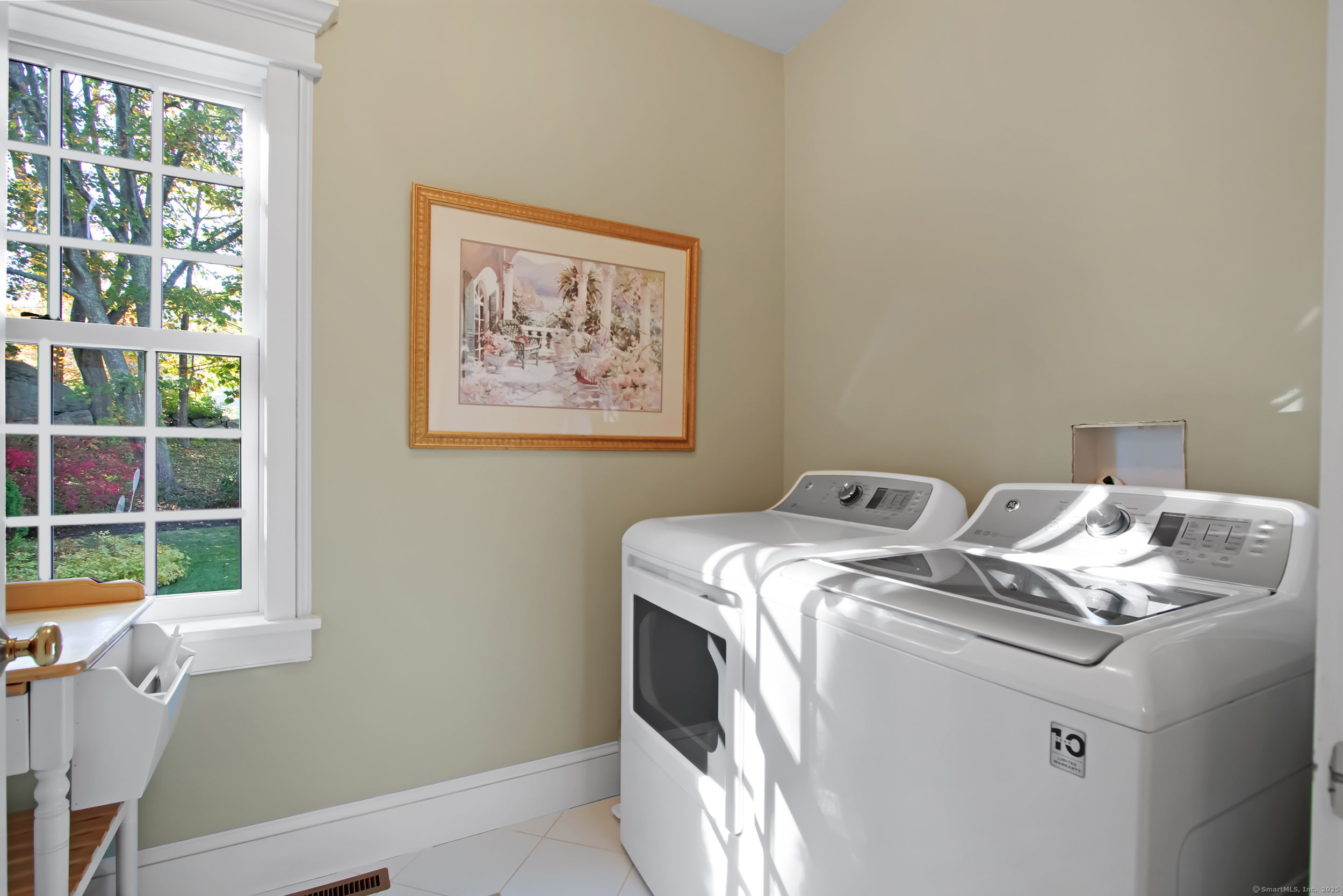 21 Grove Avenue Groton CT 06355
