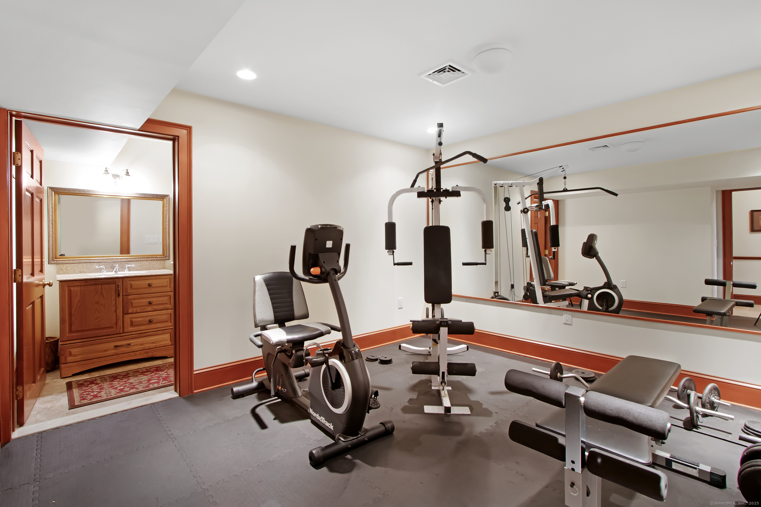 21 Grove Avenue Groton CT 06355
