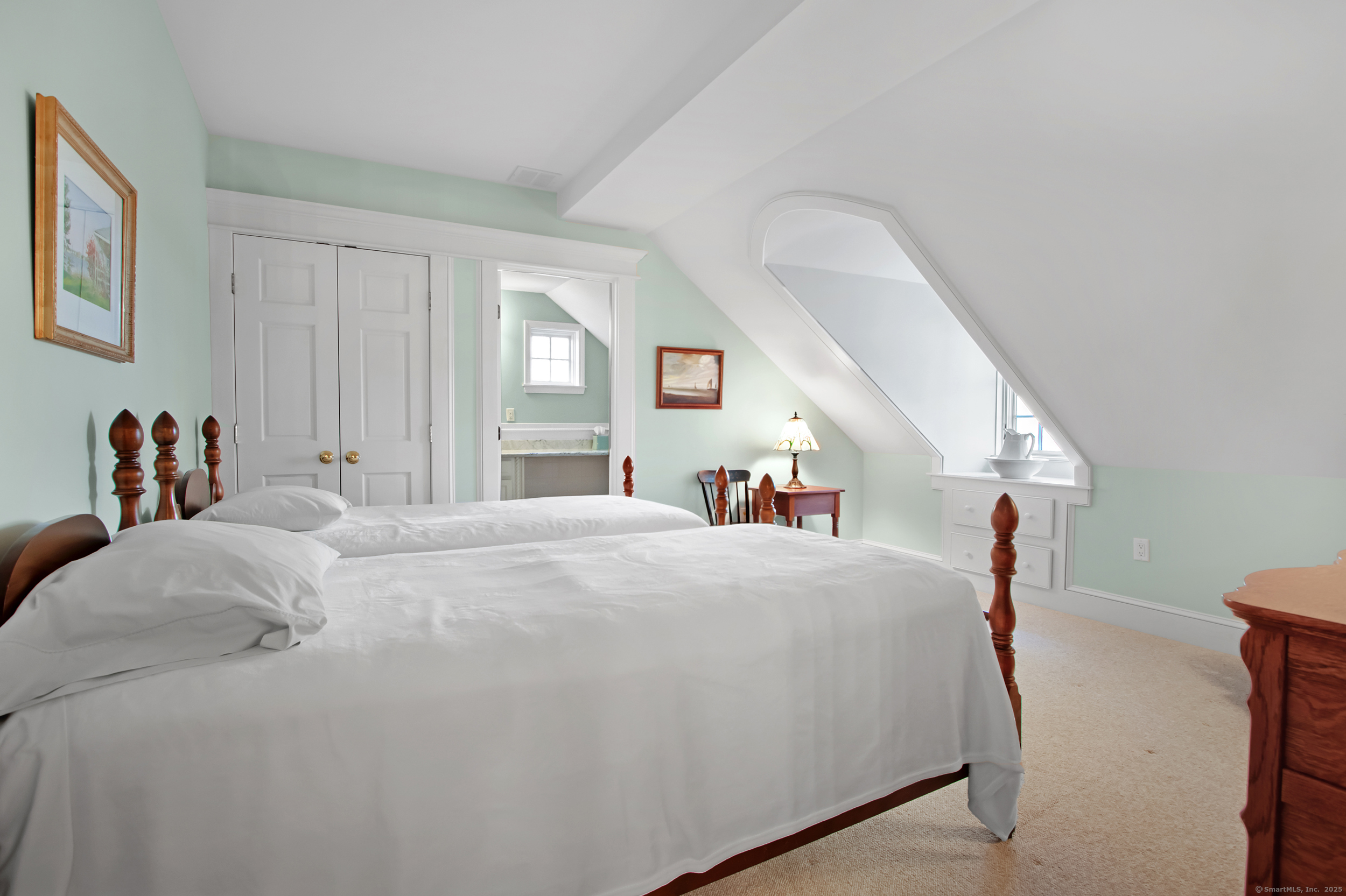 21 Grove Avenue Groton CT 06355