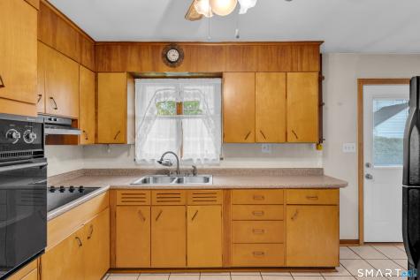38 Irvingdell Place East Lyme CT 06333