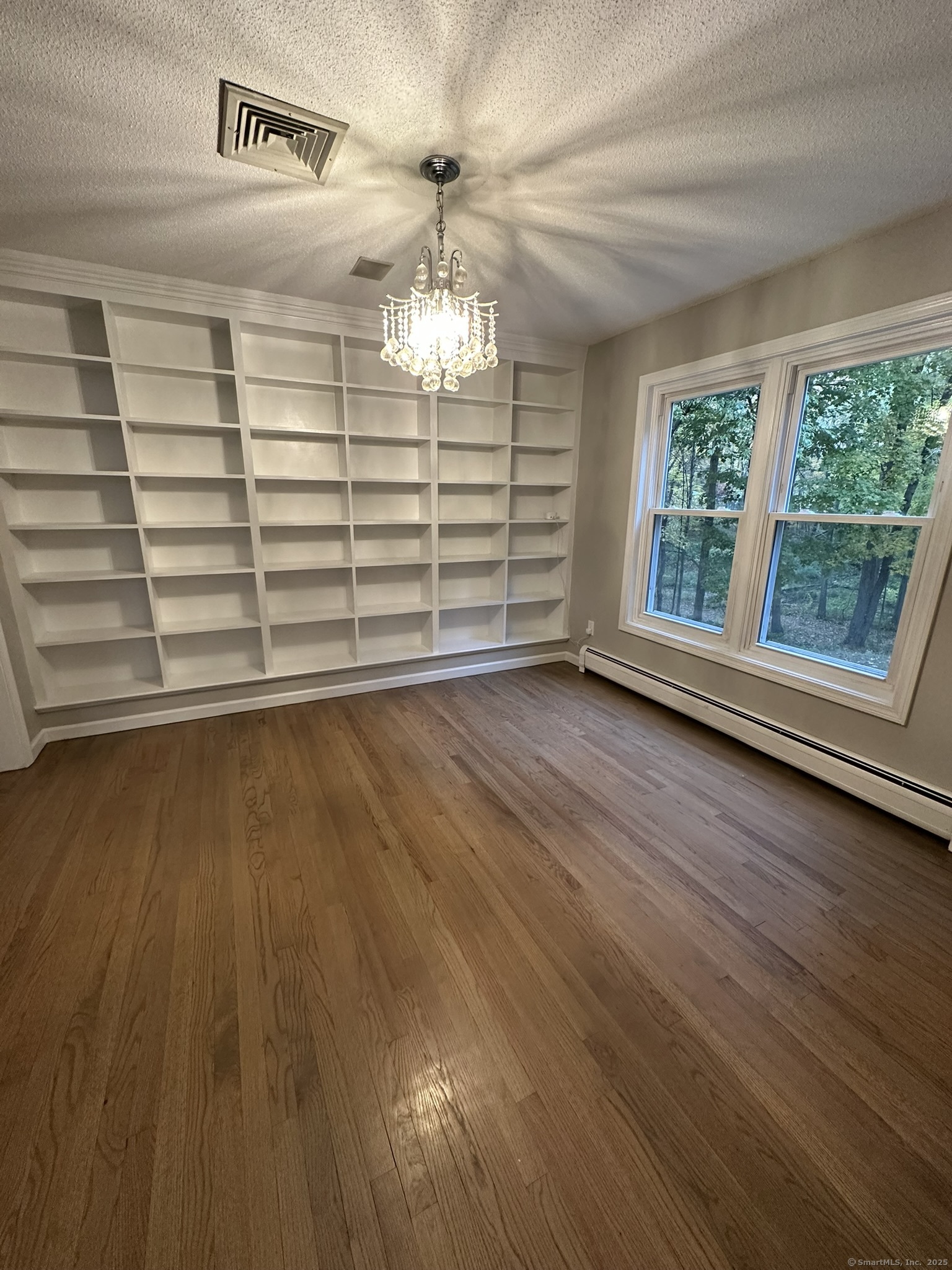 2 Croydon Drive Bloomfield CT 06002