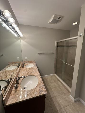 2 Croydon Drive Bloomfield CT 06002