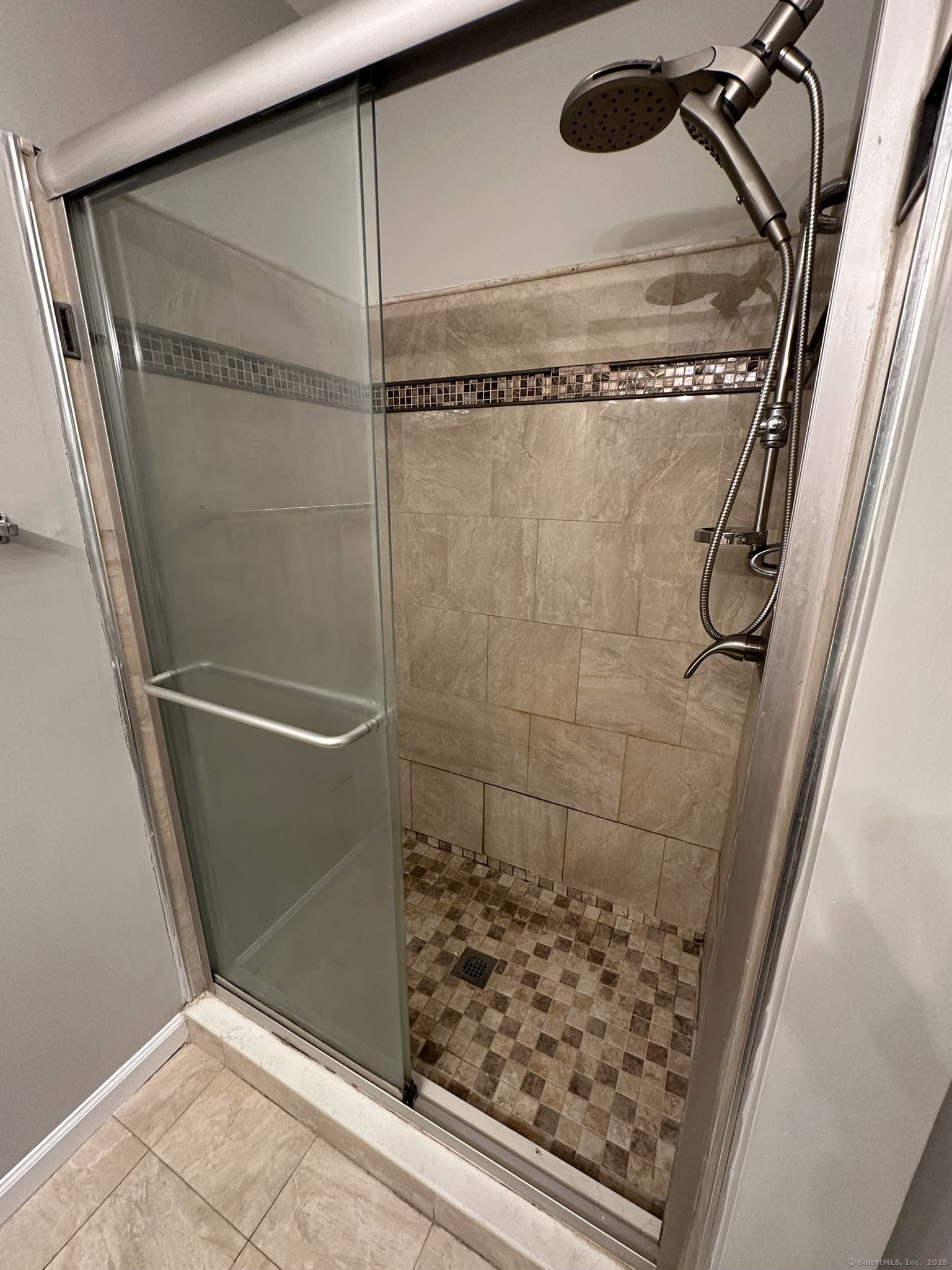 2 Croydon Drive Bloomfield CT 06002