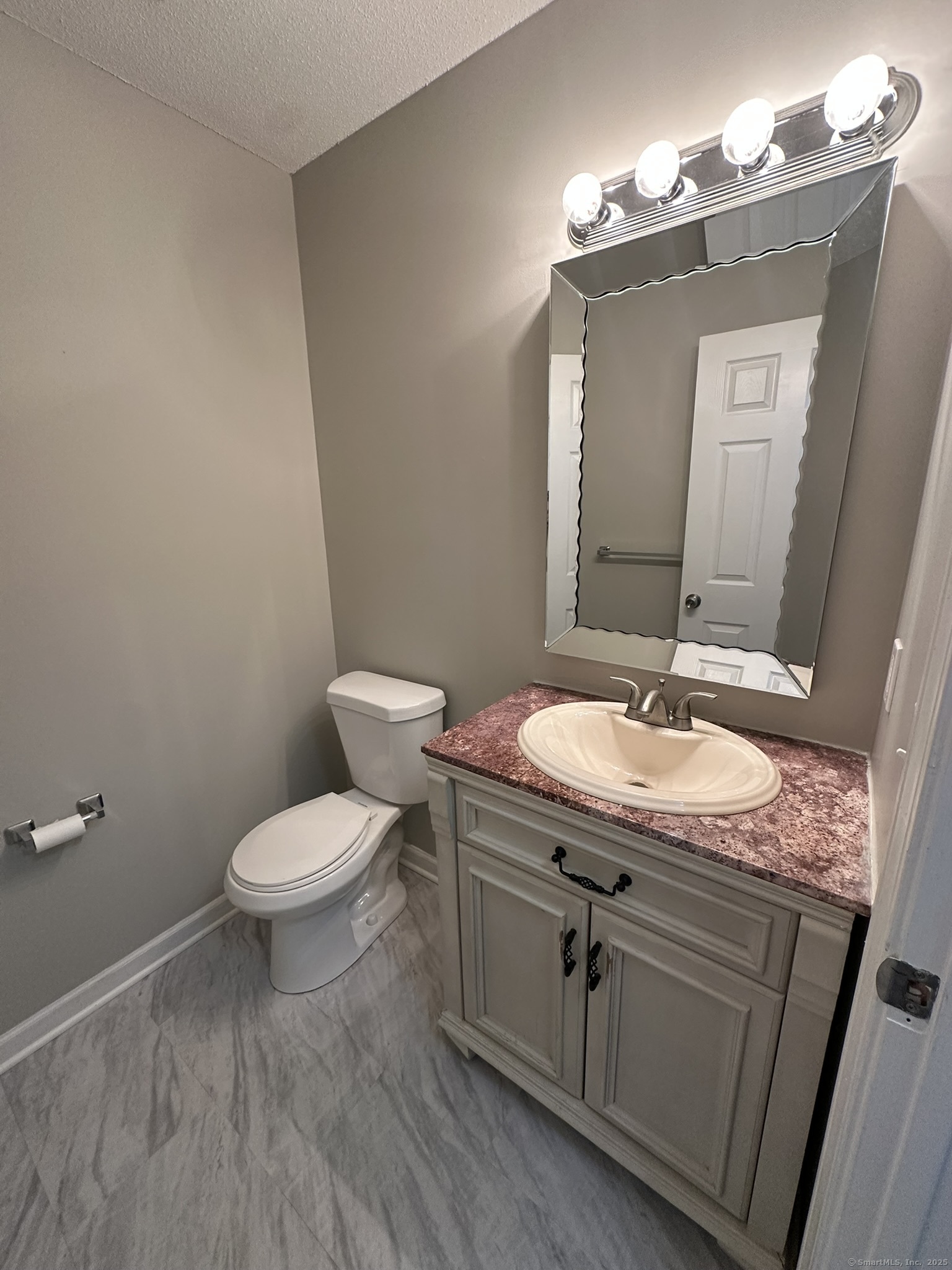 2 Croydon Drive Bloomfield CT 06002