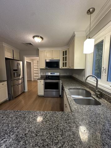 2 Croydon Drive Bloomfield CT 06002