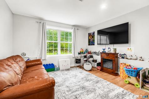 1114 East Lake Road Montville CT 06370