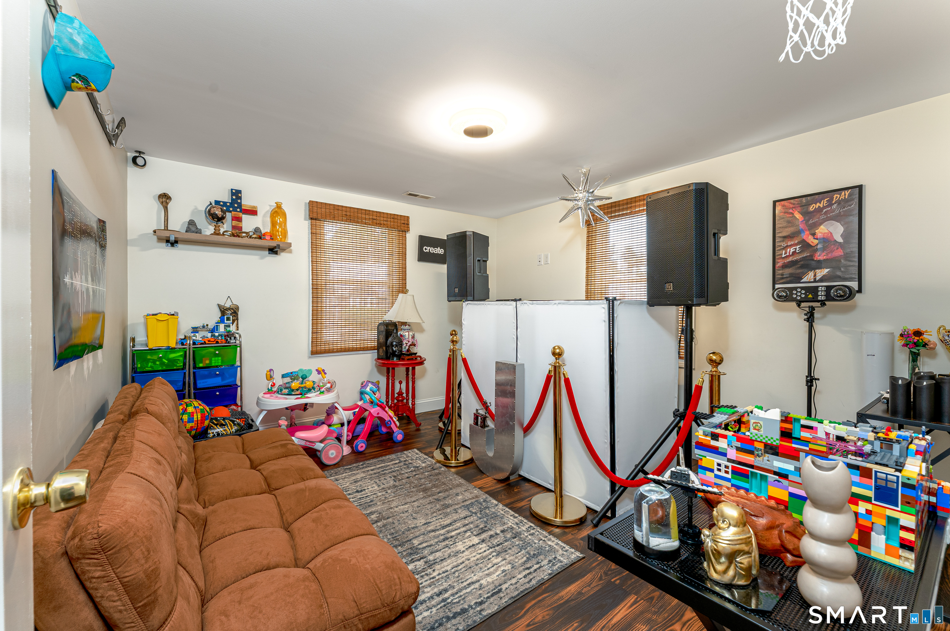4 James Street East Haven CT 06512