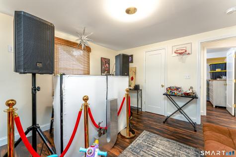4 James Street East Haven CT 06512