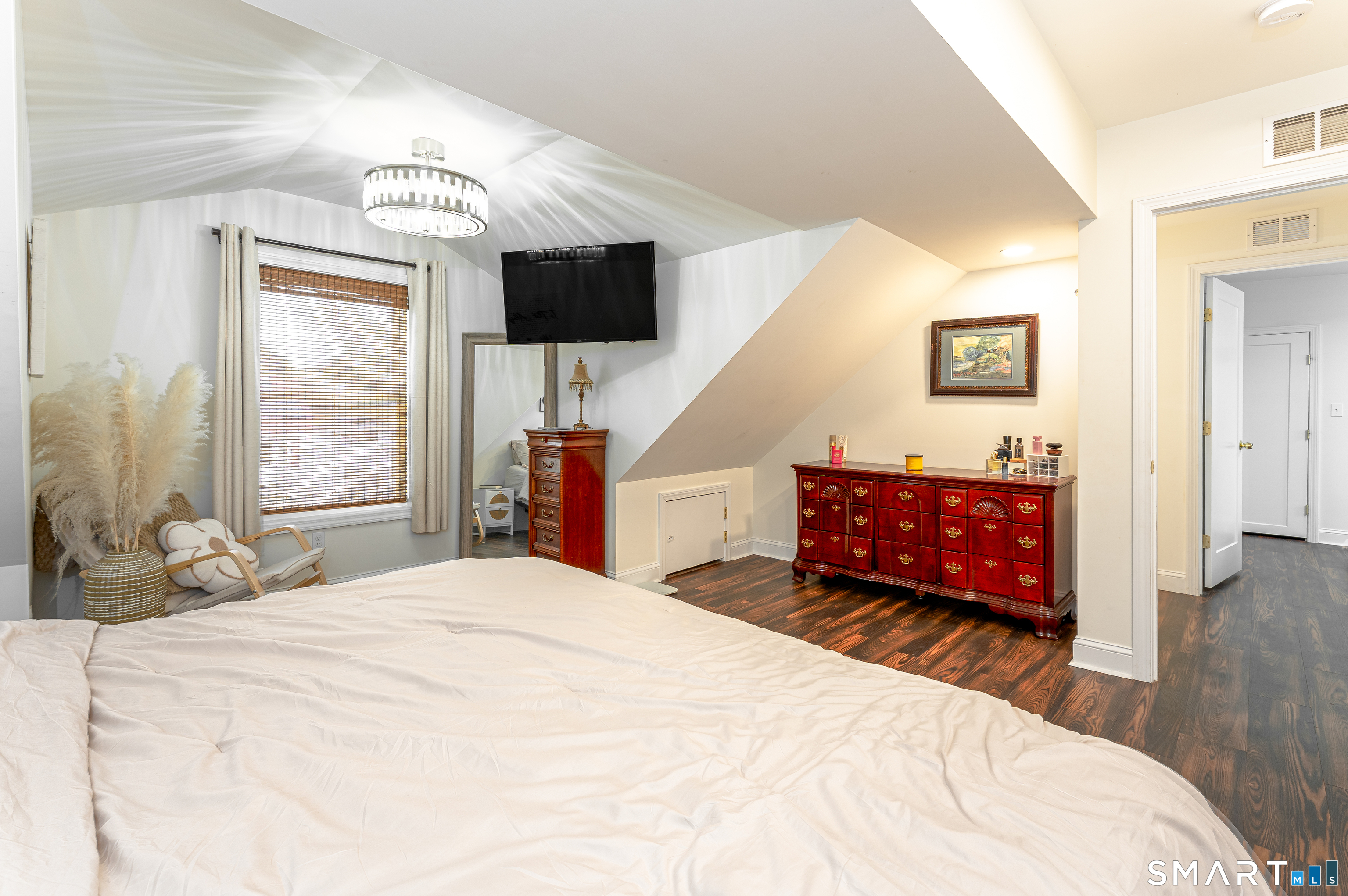 4 James Street East Haven CT 06512