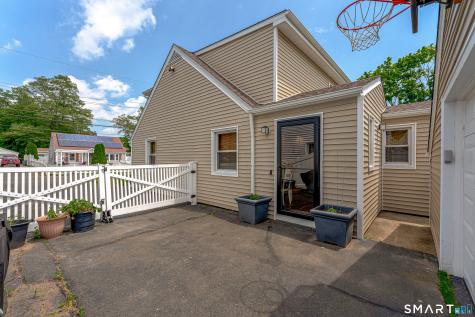 4 James Street East Haven CT 06512