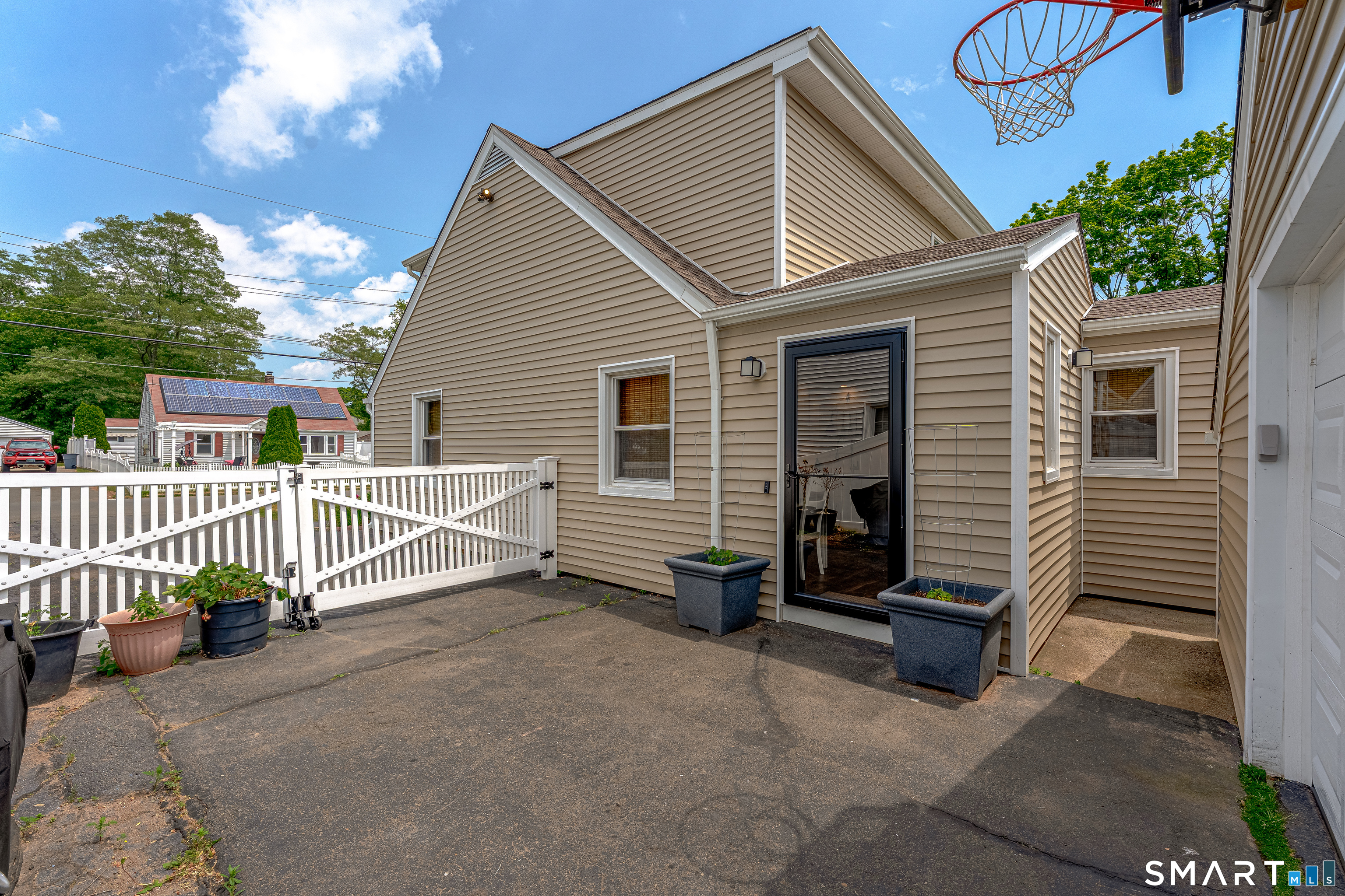 4 James Street East Haven CT 06512
