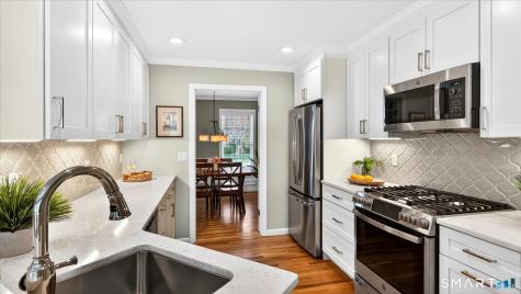 114 Fox Hollow Avon CT 06001